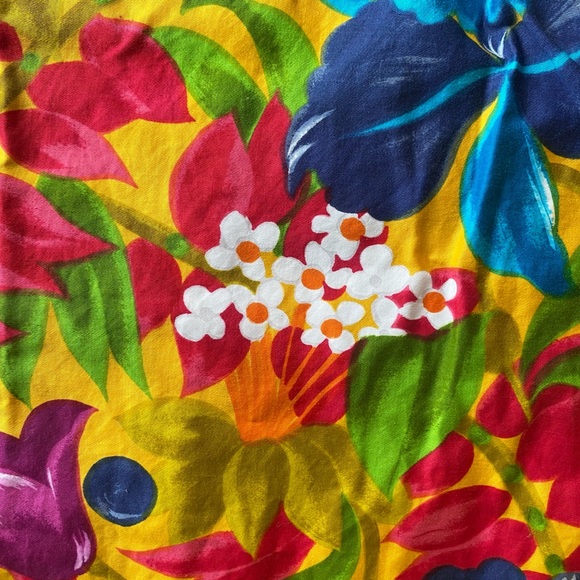 Vintage 1960s Floral Shift Dress W/ Ruffle Neckline - Picture 9 of 12